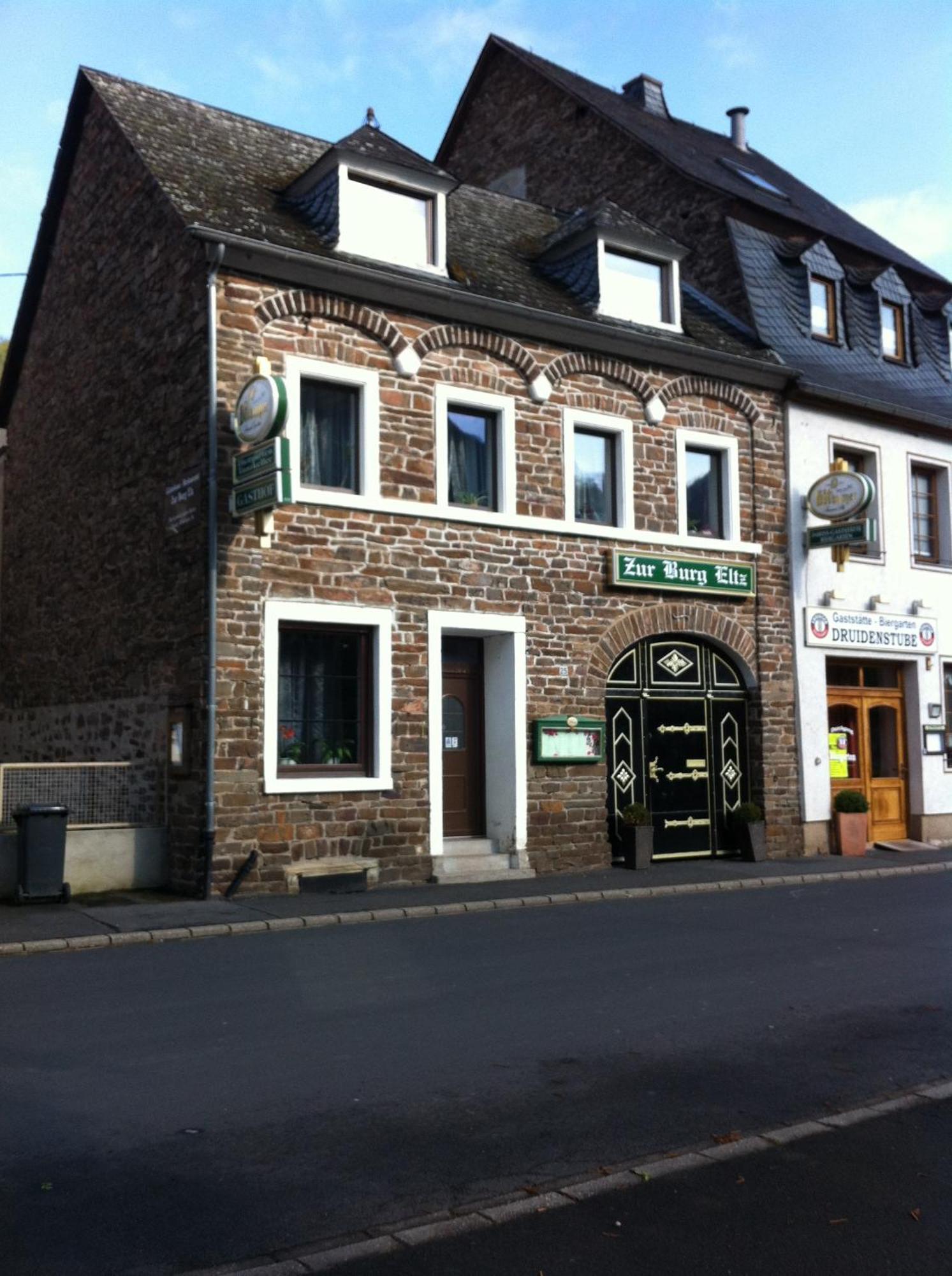 Zur Burg Eltz Hotel Moselkern Exterior photo